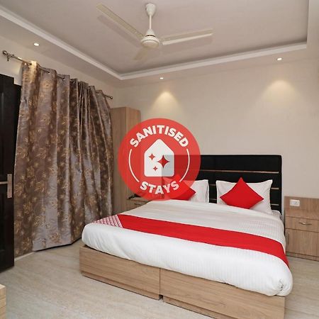 Oyo 72937 Hotel Tyagraj Агра Экстерьер фото
