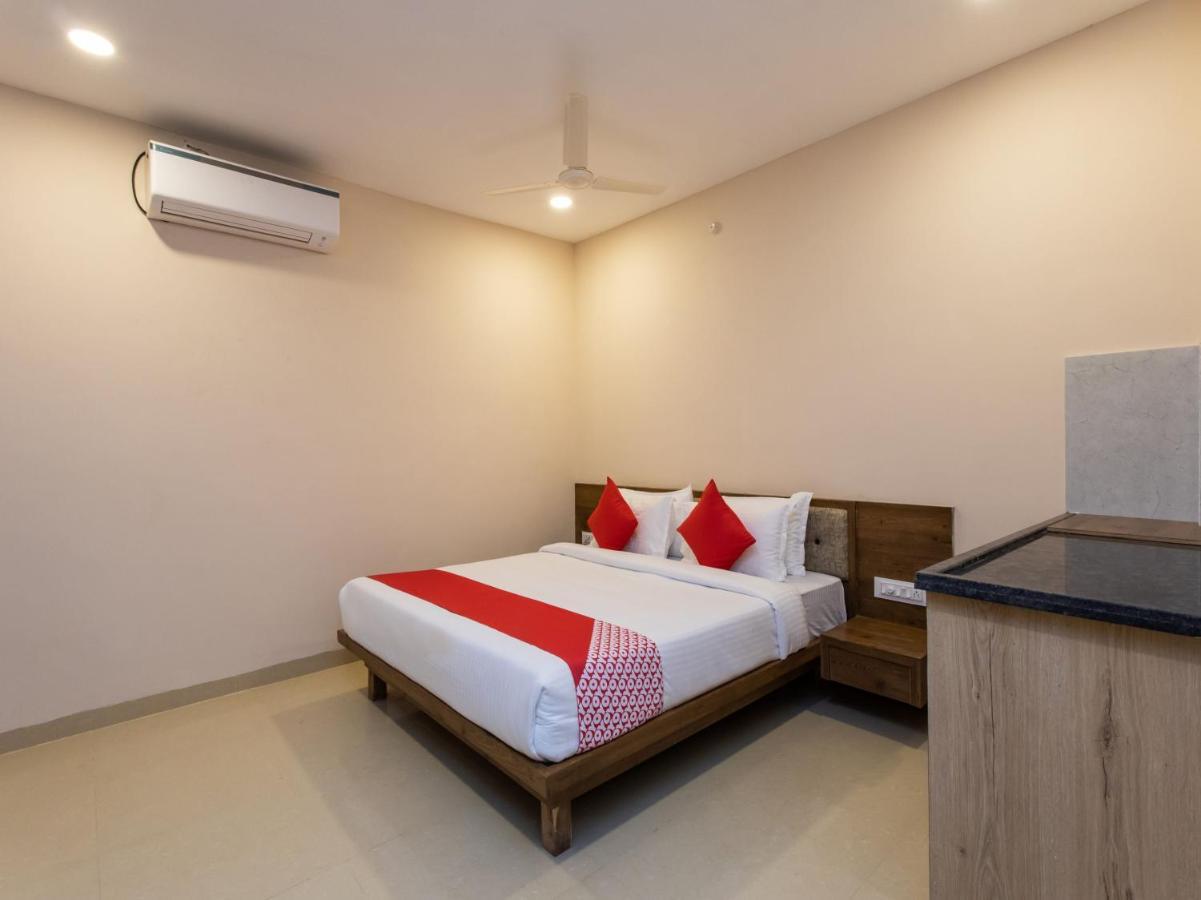 Oyo 72937 Hotel Tyagraj Агра Экстерьер фото
