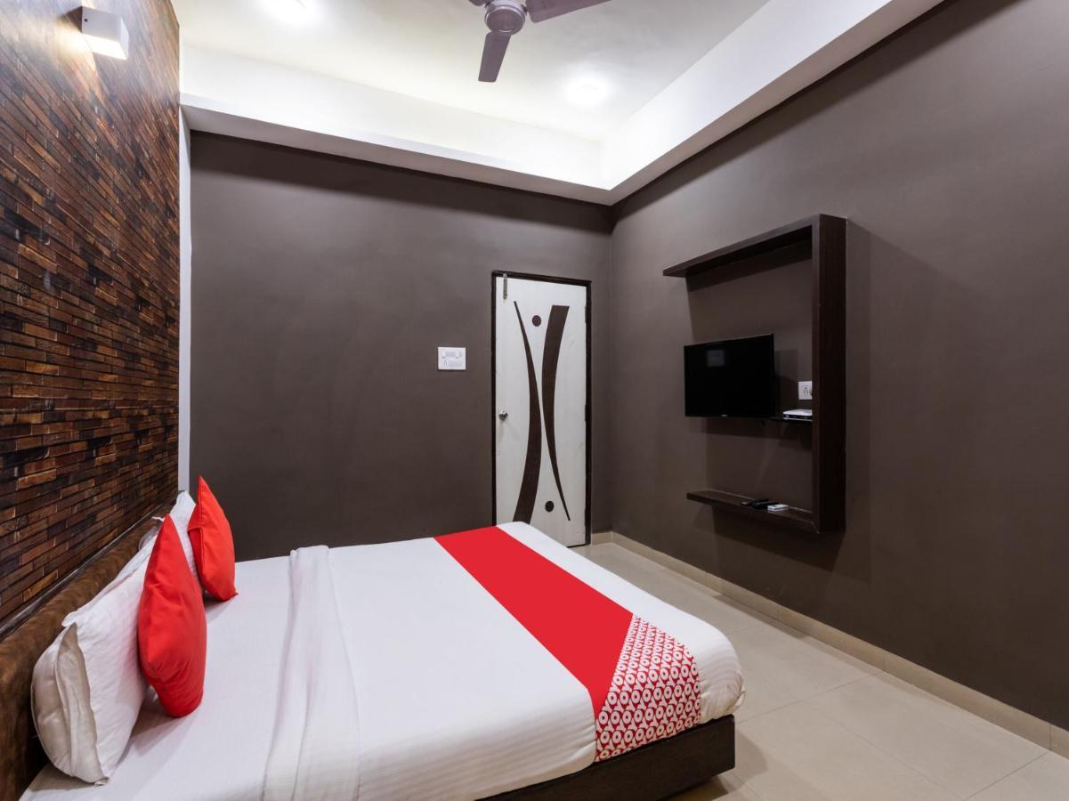 Oyo 72937 Hotel Tyagraj Агра Экстерьер фото