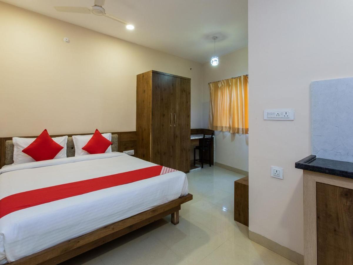 Oyo 72937 Hotel Tyagraj Агра Экстерьер фото